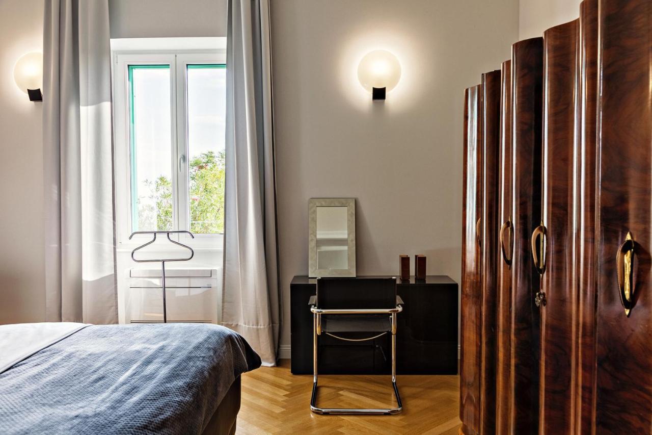 Deluxe Beachfront Apartment Klara, Lovran Eksteriør billede