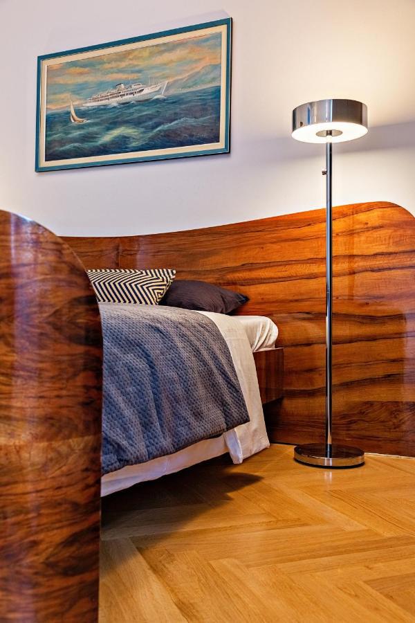 Deluxe Beachfront Apartment Klara, Lovran Eksteriør billede