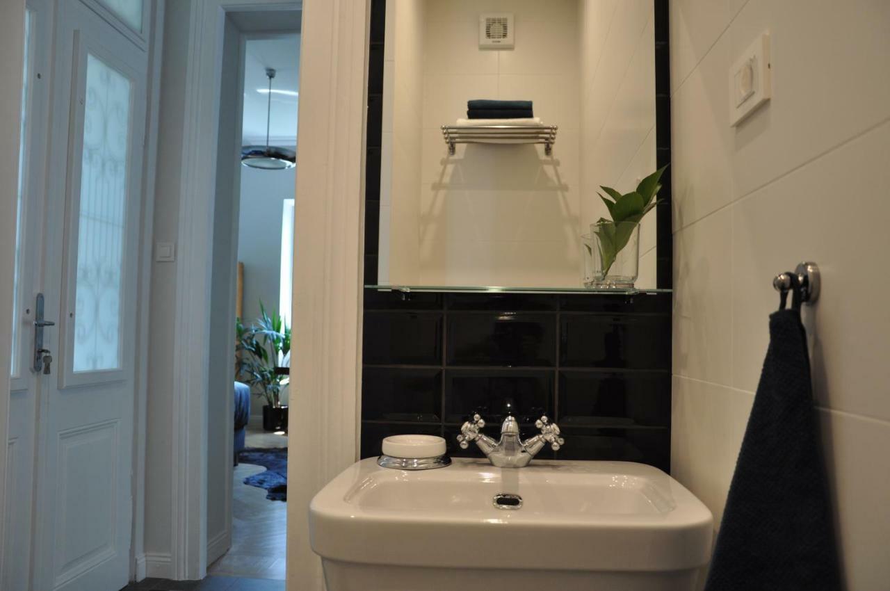 Deluxe Beachfront Apartment Klara, Lovran Eksteriør billede